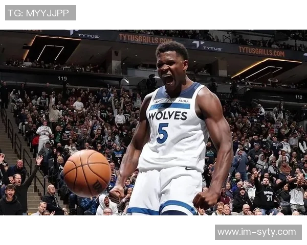 爱德华兹本赛季关键时刻表现出色投篮命中率高达70以上